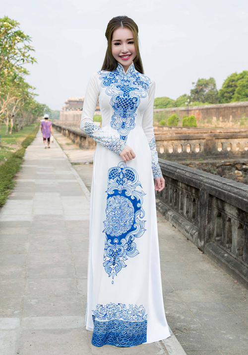 Elly Trần duyên dáng dự sự kiện ở Huế