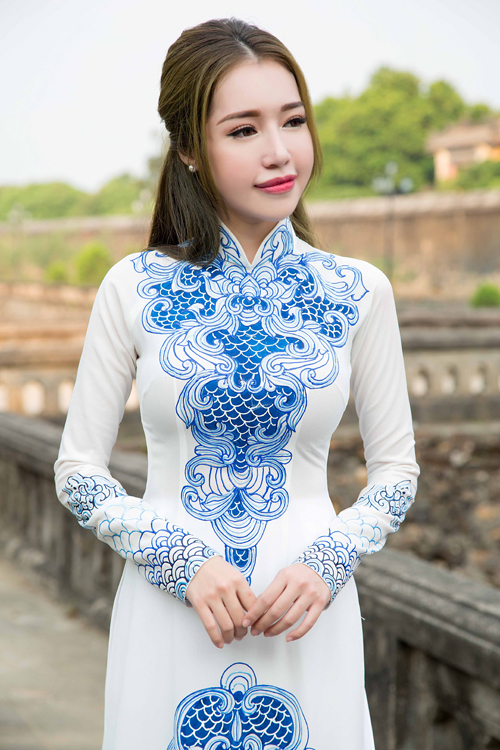 Elly Trần duyên dáng dự sự kiện ở Huế