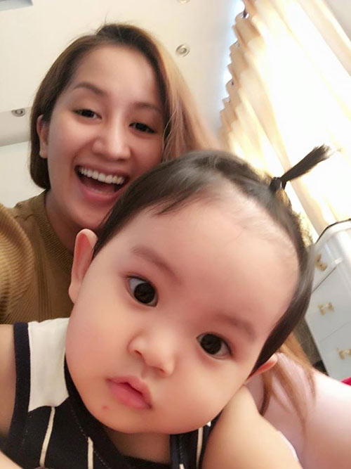 Khánh Thi khoe ảnh cả gia đình buộc tóc siêu yêu