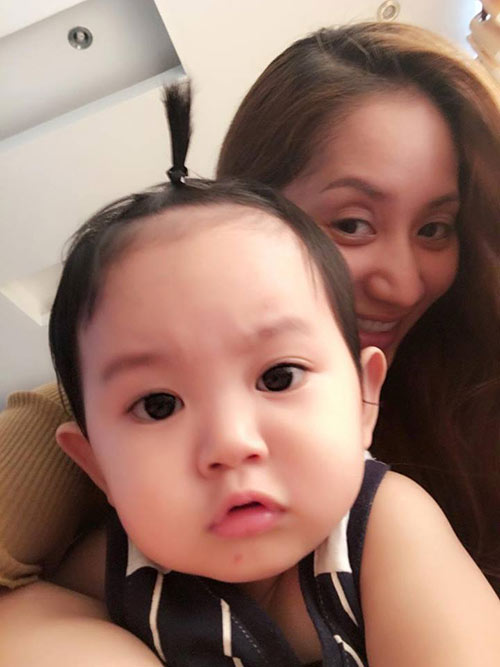 Khánh Thi khoe ảnh cả gia đình buộc tóc siêu yêu