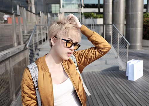 Loạt ảnh Sơn Tùng MT-P dùng đồ đôi với