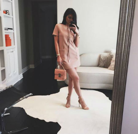 kendall-kylie-cong-bo-nhan-hieu-thoi-trang-rieng-1