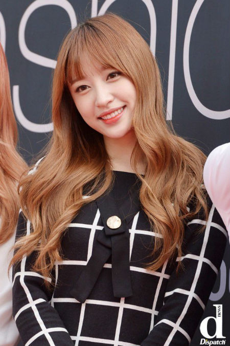 hani-exid-xai-chieu-nghieng-dau-45-do-de-pose-hinh-xinh-lung-linh