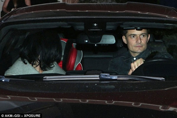 Orlando Bloom bị bắt gặp hẹn hò Katy Perry đi ăn tối