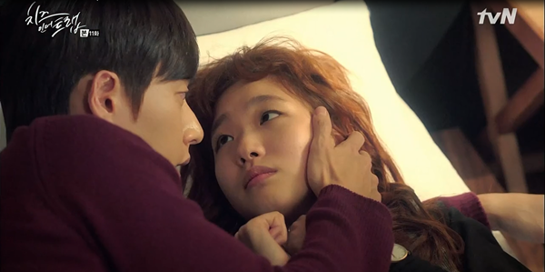 “Cheese In The Trap”: Ngây ngất trước nụ hôn “giường chiếu” lãng mạn của Park Hae Jin - Ảnh 6.