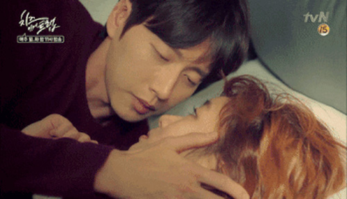 “Cheese In The Trap”: Ngây ngất trước nụ hôn “giường chiếu” lãng mạn của Park Hae Jin - Ảnh 11.