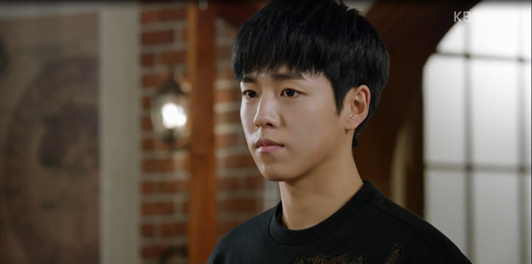 “Moorim School”: Lee Hyun Woo đổi kiểu tóc “úp tô” làm fan chưng hửng - Ảnh 3.