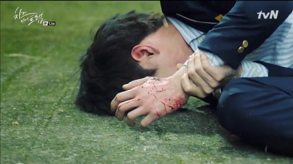 Cheese In The Trap: Park Hae Jin và Seo Kang Joon choảng nhau ác liệt vì ghen tuông - Ảnh 14.