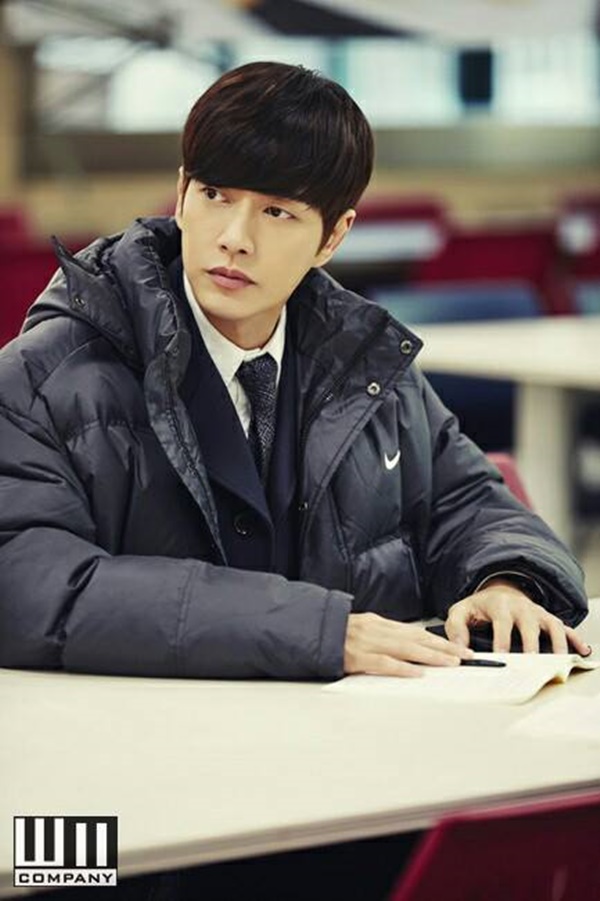“Cheese In The Trap”: Park Hae Jin ôm người yêu cực mùi mẫn trên giường bệnh - Ảnh 30.