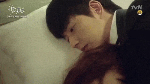 “Cheese In The Trap”: Park Hae Jin ôm người yêu cực mùi mẫn trên giường bệnh - Ảnh 12.