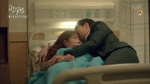 “Cheese In The Trap”: Park Hae Jin ôm người yêu cực mùi mẫn trên giường bệnh - Ảnh 10.