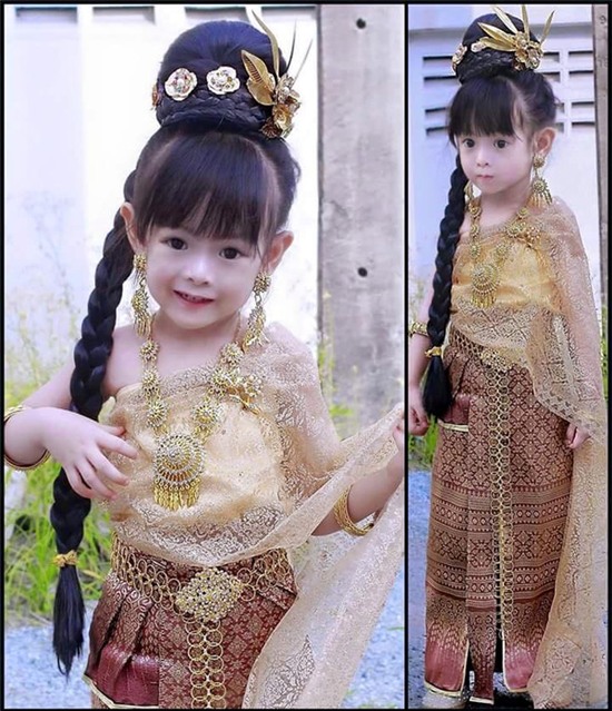 bé gái Thái Lan