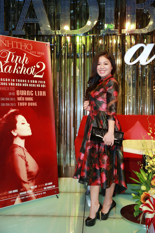  Chiều 23/2/2016, nữ ca sĩ Anh Thơ tổ chức họp báo giới thiệu liveshow Tình xa khơi 2. 