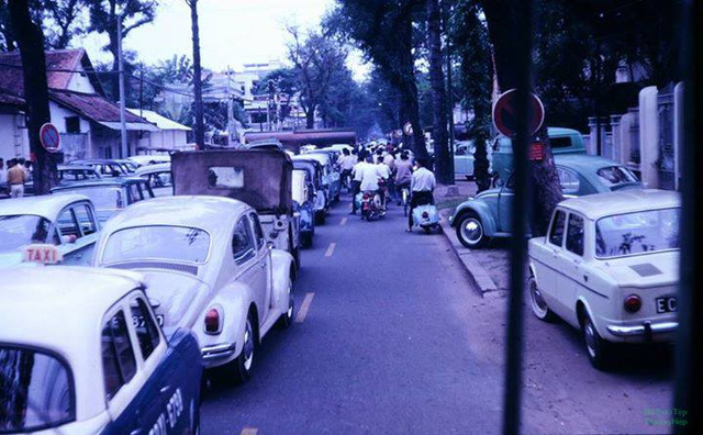   Đường Hồng Thập Tự (nay là Nguyễn Thị Minh Khai) năm 1969.  