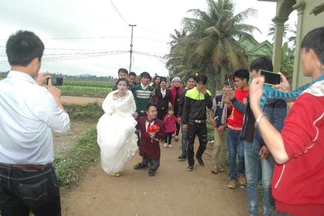 Chuyện tình của ‘nàng Bạch Tuyết và chú lùn' ở Nghệ An