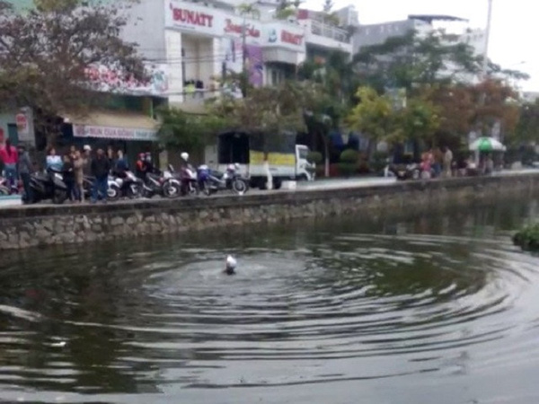 Thanh niên chết đuối ở Đà Nẵng và câu chuyện về lòng tốt đang dần thành của hiếm giữa đời... - Ảnh 1.