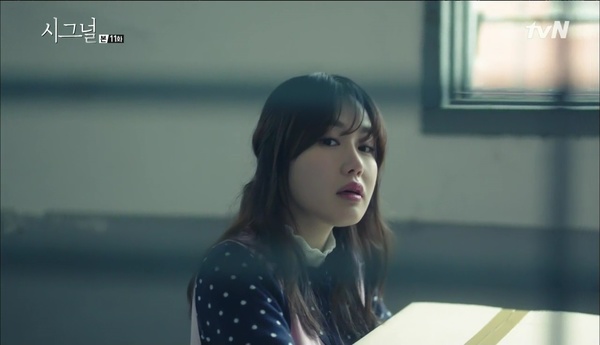 “Signal”: Cha Soo Hyun sững người khi tìm thấy hài cốt của Lee Jae Han - Ảnh 5.