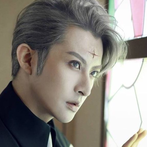 Anh chàng cosplay là trai cũng đẹp là gái càng khiến người ta mê mẩn