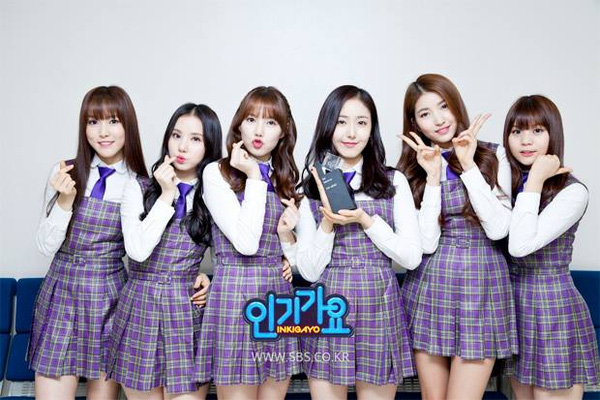 G-Friend cho SNSD ngửi khói trong cuộc đua giành cúp ở các show âm nhạc - Ảnh 1.