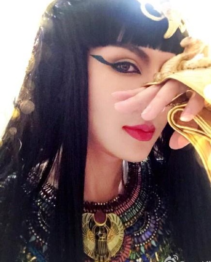 Anh chàng cosplay là trai cũng đẹp là gái càng khiến người ta mê mẩn