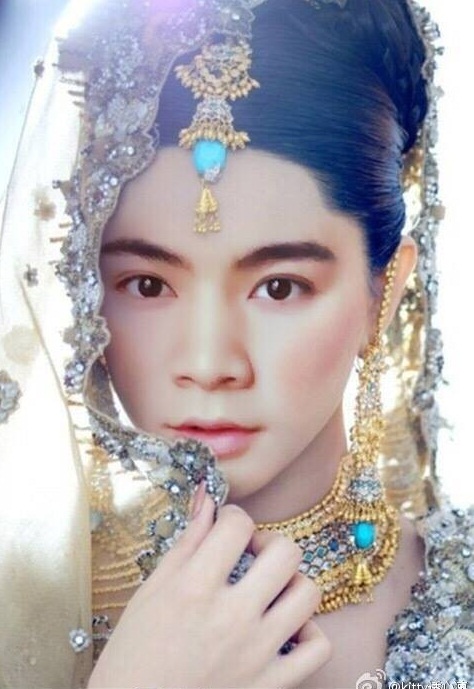Anh chàng cosplay là trai cũng đẹp là gái càng khiến người ta mê mẩn