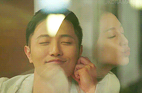 “Hậu Duệ Mặt Trời”: Xót xa chuyện tình buồn nơi sa trường của Jin Goo – Kim Ji Won - Ảnh 21.