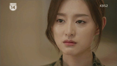 “Hậu Duệ Mặt Trời”: Xót xa chuyện tình buồn nơi sa trường của Jin Goo – Kim Ji Won - Ảnh 7.