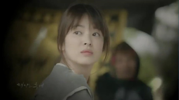 Ở tập 9 “Hậu Duệ Mặt Trời”, Song Hye Kyo sẽ bị bắt cóc