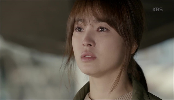Ở tập 9 “Hậu Duệ Mặt Trời”, Song Hye Kyo sẽ bị bắt cóc - Ảnh 18.