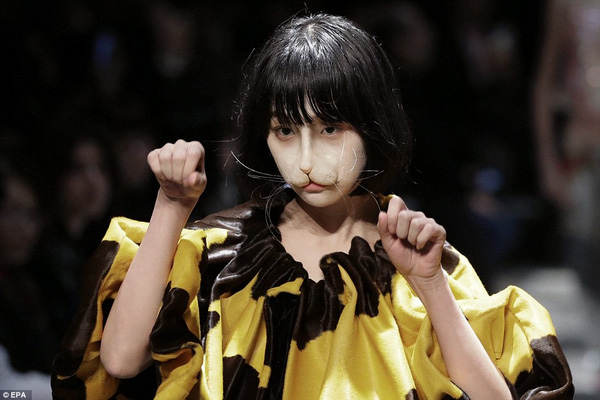 Hàng loạt yêu quái xuất hiện tại Tuần lễ thời trang Tokyo - Ảnh 5.
