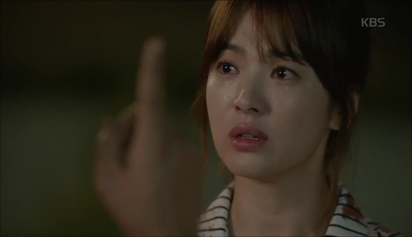 Ở tập 9 “Hậu Duệ Mặt Trời”, Song Hye Kyo sẽ bị bắt cóc - Ảnh 13.