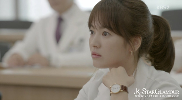 Song Hye Kyo: Cô bác sĩ có BST khuyên tai đẹp nhất Đại Hàn Dân Quốc - Ảnh 12.