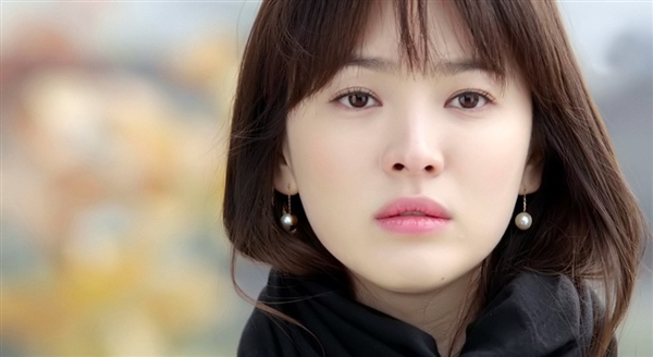 Song Hye Kyo: Cô bác sĩ có BST khuyên tai đẹp nhất Đại Hàn Dân Quốc - Ảnh 17.