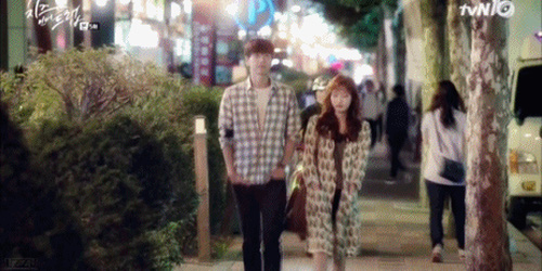 Đủ kiểu đồ đôi trong phim Hàn khiến trái tim fan girl dễ tan chảy - Ảnh 6.