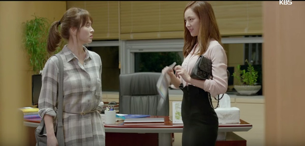 Đủ kiểu đồ đôi trong phim Hàn khiến trái tim fan girl dễ tan chảy - Ảnh 2.