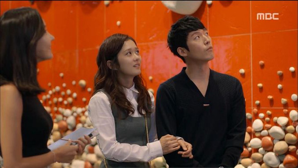 Đủ kiểu đồ đôi trong phim Hàn khiến trái tim fan girl dễ tan chảy - Ảnh 22.