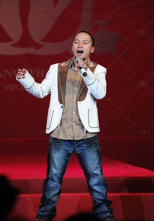 Tien Dat tung MV moi sau bien co tinh cam hinh anh 3