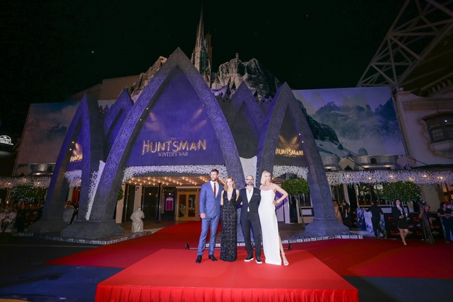 Lan Khue & Pho Dac Biet sanh vai ben dan sao ‘Huntsman’ hinh anh 14