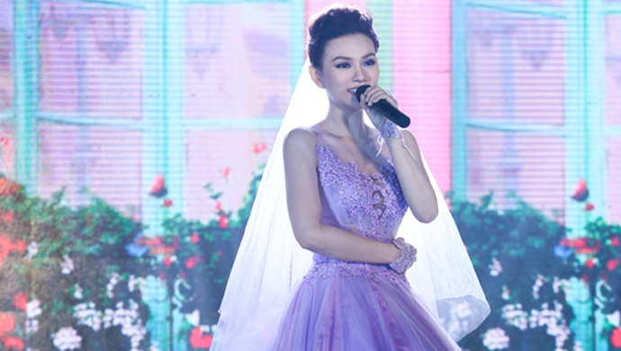 Thu Thủy diện váy cưới kể chuyện tình yêu trên sân khấu Việt Nam Top hits