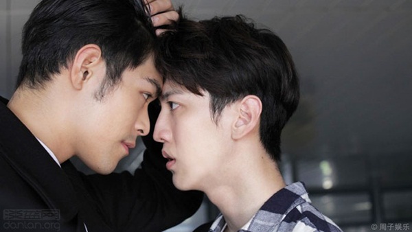Chiêm ngưỡng nụ hôn “gây sốt” của hai chàng trai trong phim chiếu mạng Đài Loan - Ảnh 8.