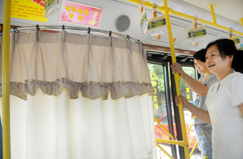 Xe buýt có ghế dành riêng cho “bà mẹ bỉm sữa” - 5