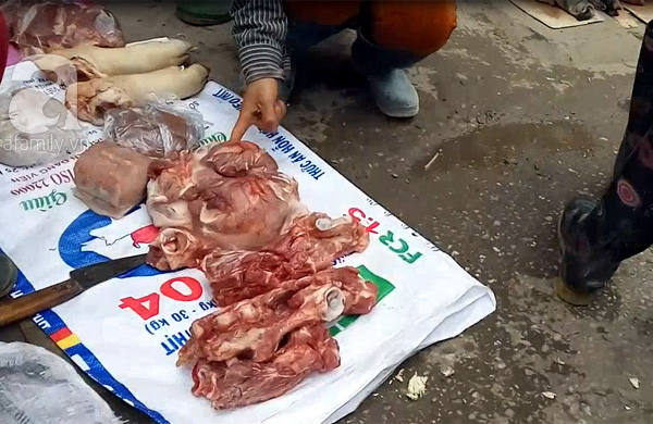 Đột nhập khu chợ chuyên bán thịt ôi, thịt ế giá chỉ 30.000đ/kg ngay giữa Hà Nội - Ảnh 8.