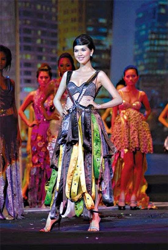 Ngọc Trinh: từ mẫu diễn hội chợ đến nữ hoàng nội y của Việt Nam - Ảnh 5.