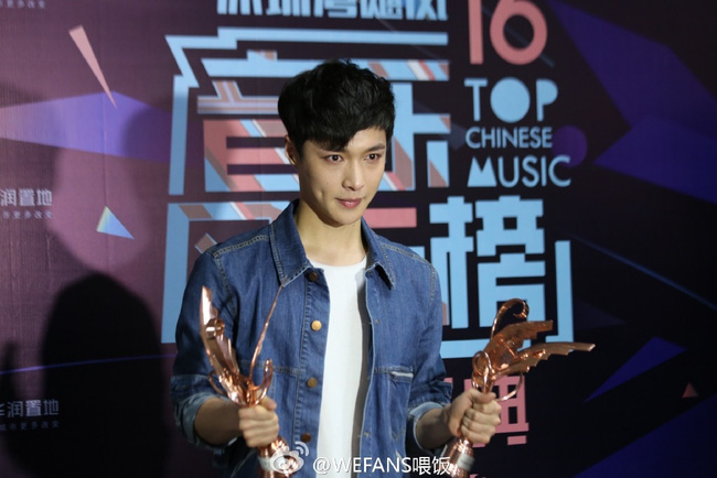 Thực hư chuyện Lay (EXO) bất ngờ ngất xỉu trong hậu trường Chinese Top Music Awards - Ảnh 14.