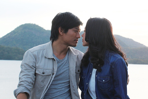 Minh Hằng &#34;cướp&#34; nụ hôn màn ảnh của Quý Bình - 2