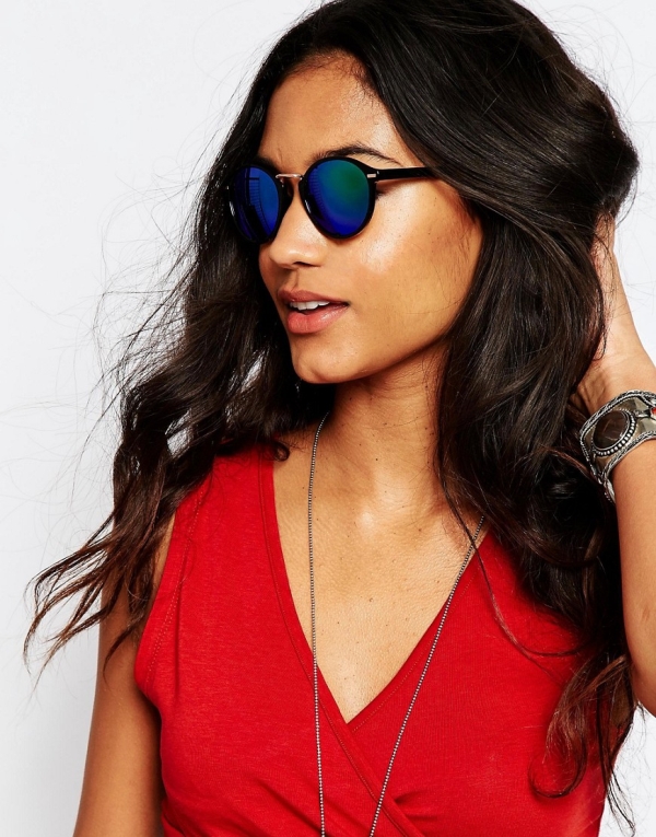 Image 3 of ASOS Fine Frame Round Sunglasses With Flash lens