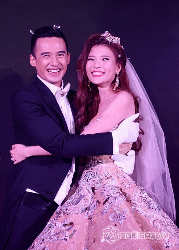 Cận cảnh bộ váy cưới 250 triệu của vợ Lương Thế Thành 2