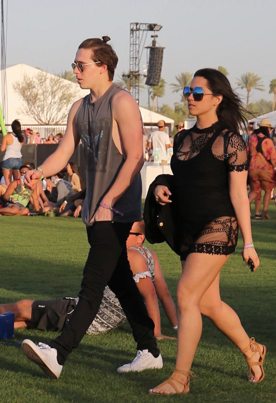 dan-mau-noi-y-dien-do-sexy-do-bo-le-hoi-coachella-11