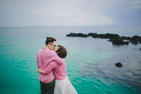 Cặp đôi đi xuyên châu Á chụp ảnh cưới