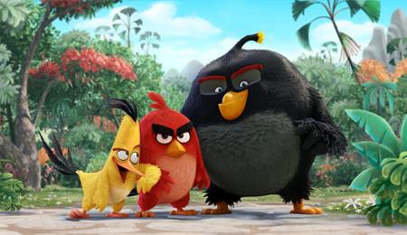 Dựa trên chính loạt trò chơi điện tử “nổi đình nổi đám” Angry Birds, tác phẩm hoạt hình hài “Angry Birds” của bộ đôi đạo diễn Clay Kaytis và Fergal Reilly đang nhận được kỳ vọng rất lớn từ phía người hâm mộ.